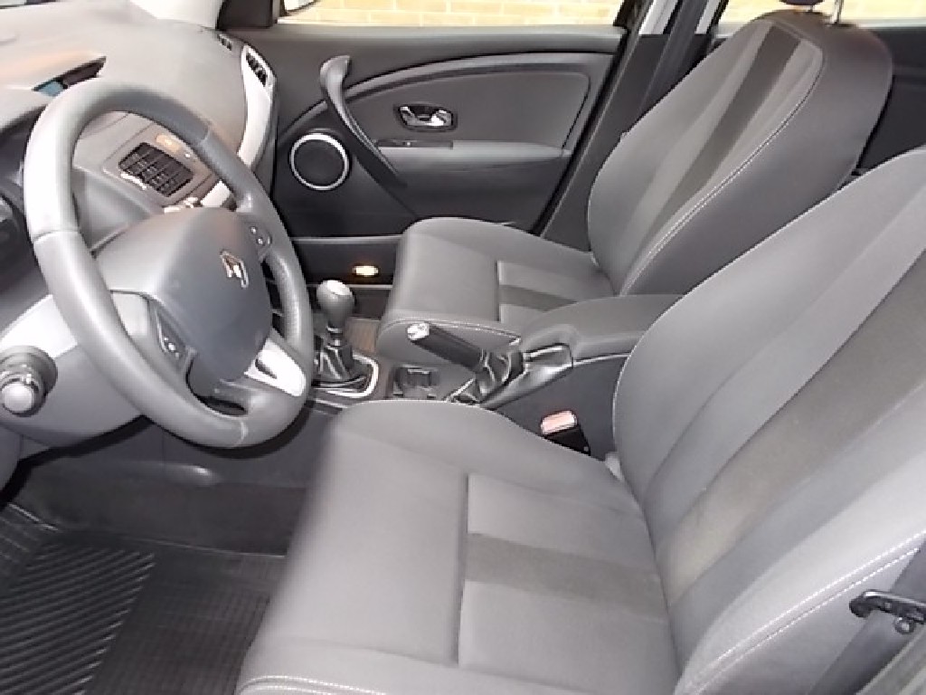 renault mégane dyn. dci 110cv 5p 2011 / 219.926km. foto grande (2)