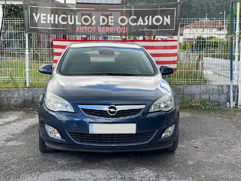 opel astra 2011 / 123.000km.