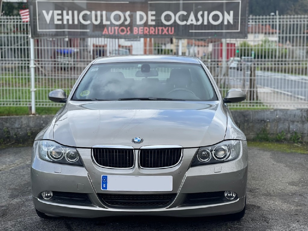 Foto bmw 320 e90 2008 / 244.000km.