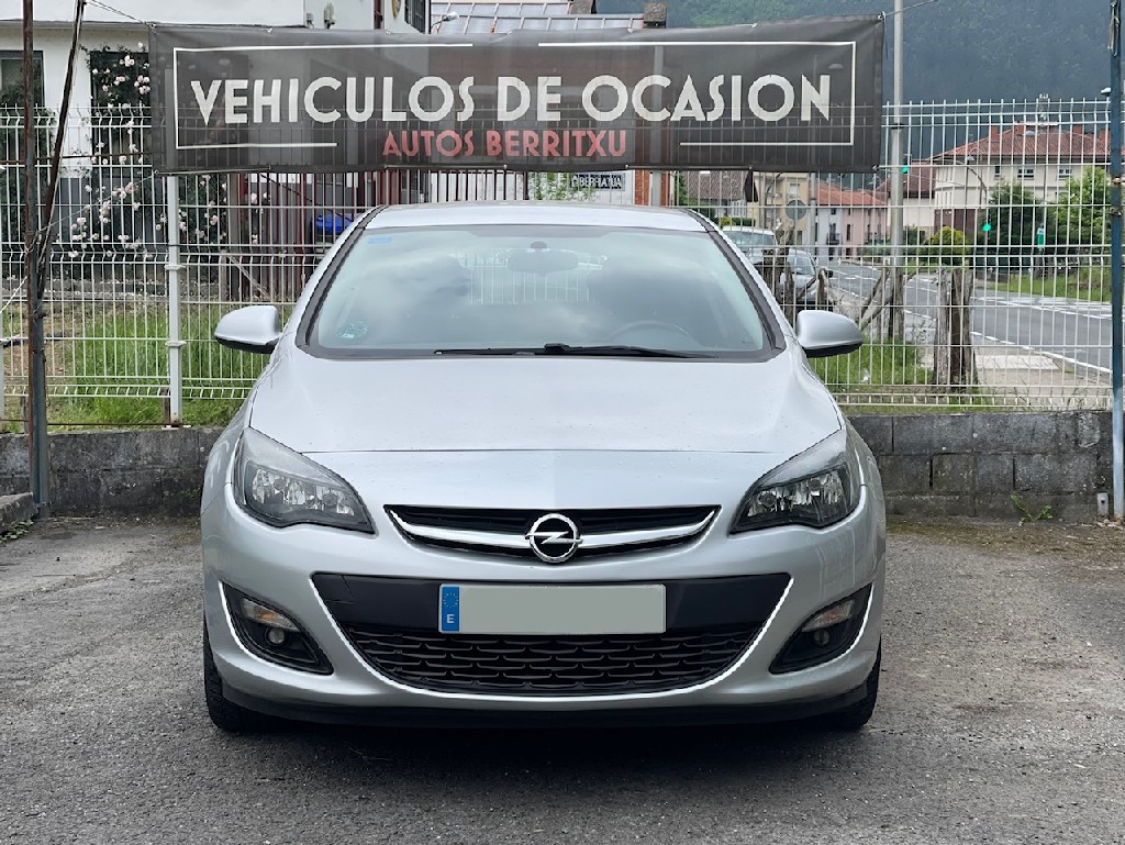 Foto opel astra 2015 / 141.000km.