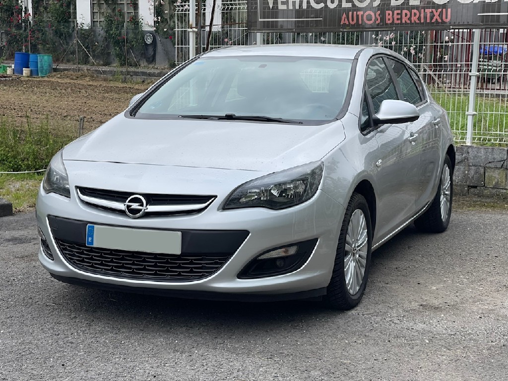 opel astra 2015 / 141.000km. foto grande (2)