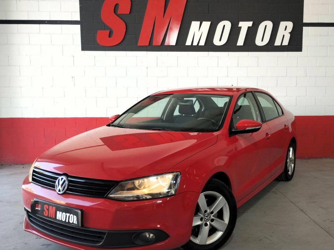 volkswagen jetta 1.6 tdi 105cv advance bluemotion tech 2013 / 115.853km.