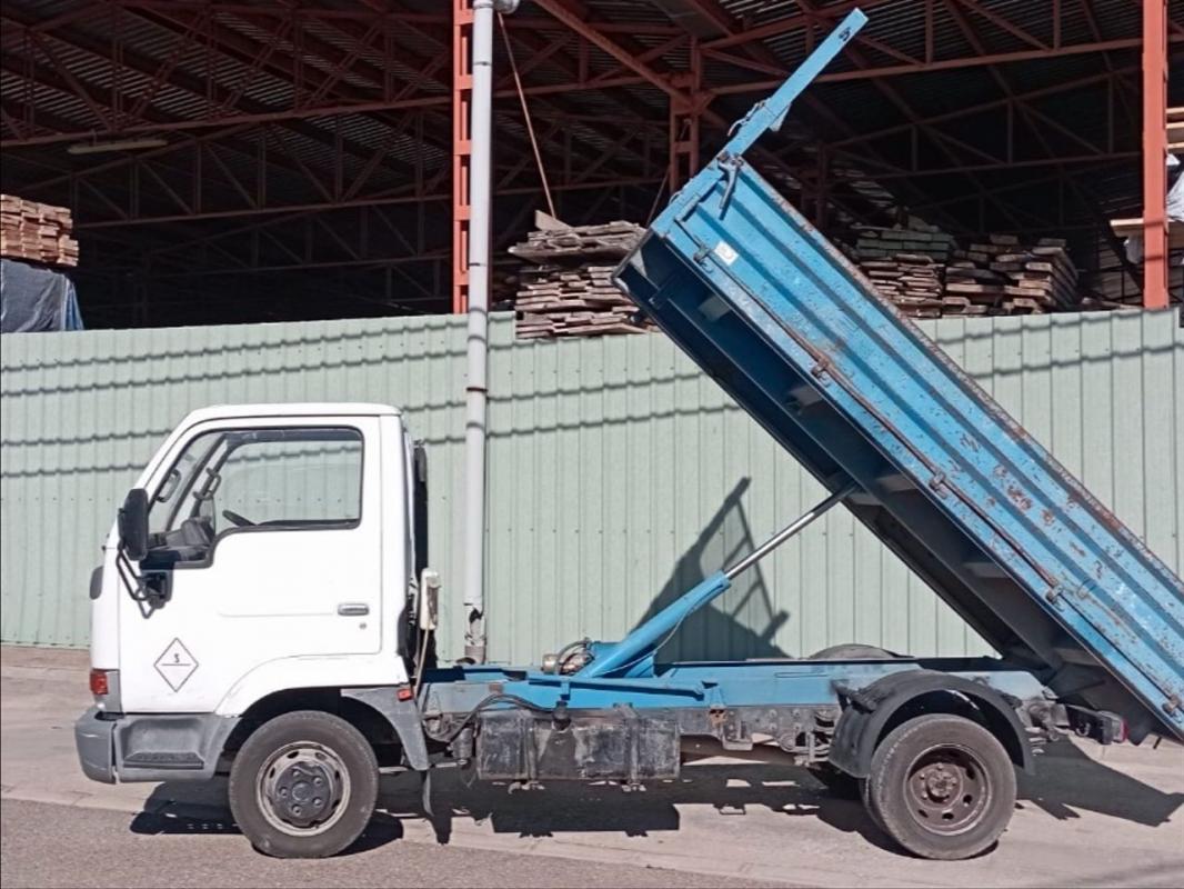 nissan cabstar e tl 110.352 media 2001 / 177.293km.