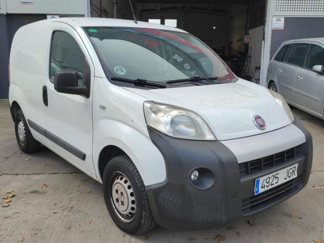 fiat fiorino cargo base 1.3 mjet 75cv e5 2015 / 126.974km.