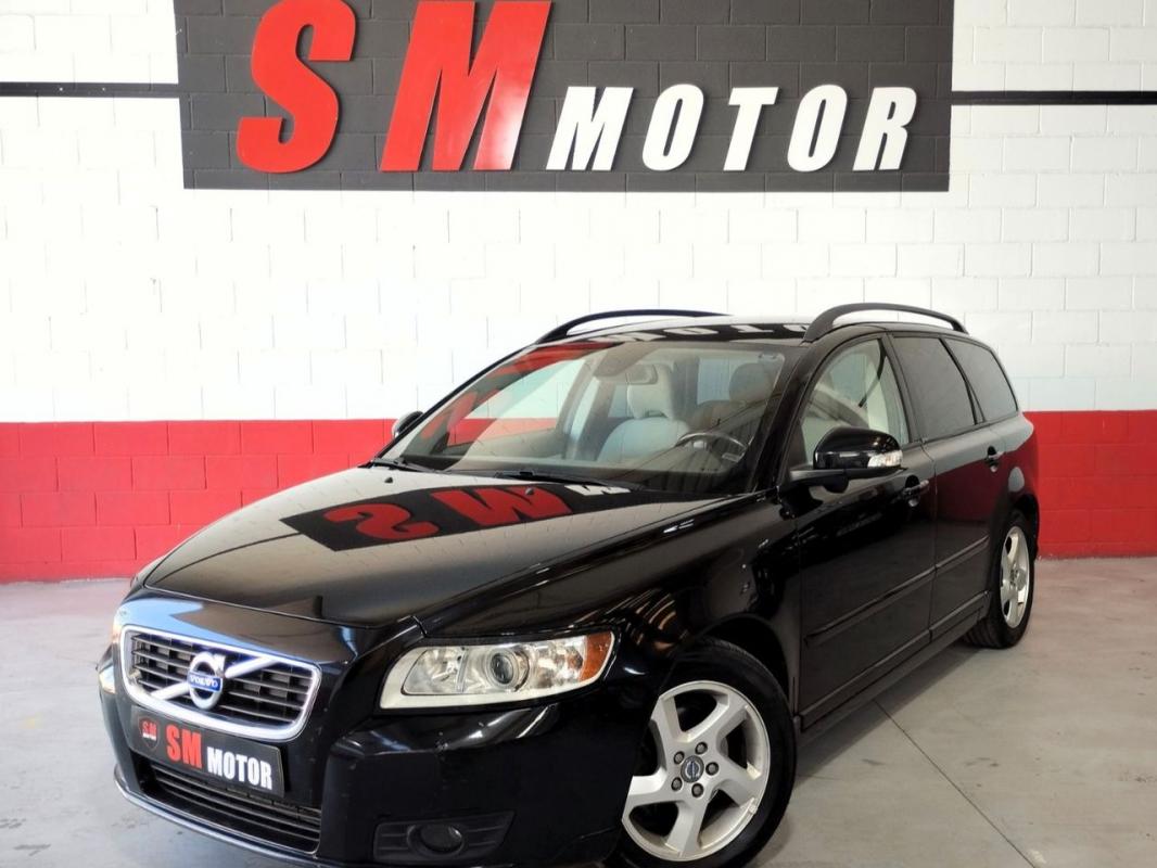 volvo v50 1.6 drive momentum 2011 / 199.934km.