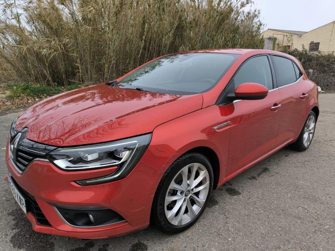 renault mégane zen tce gpf 103 kw 140cv edc 18 2019 / 169.876km.