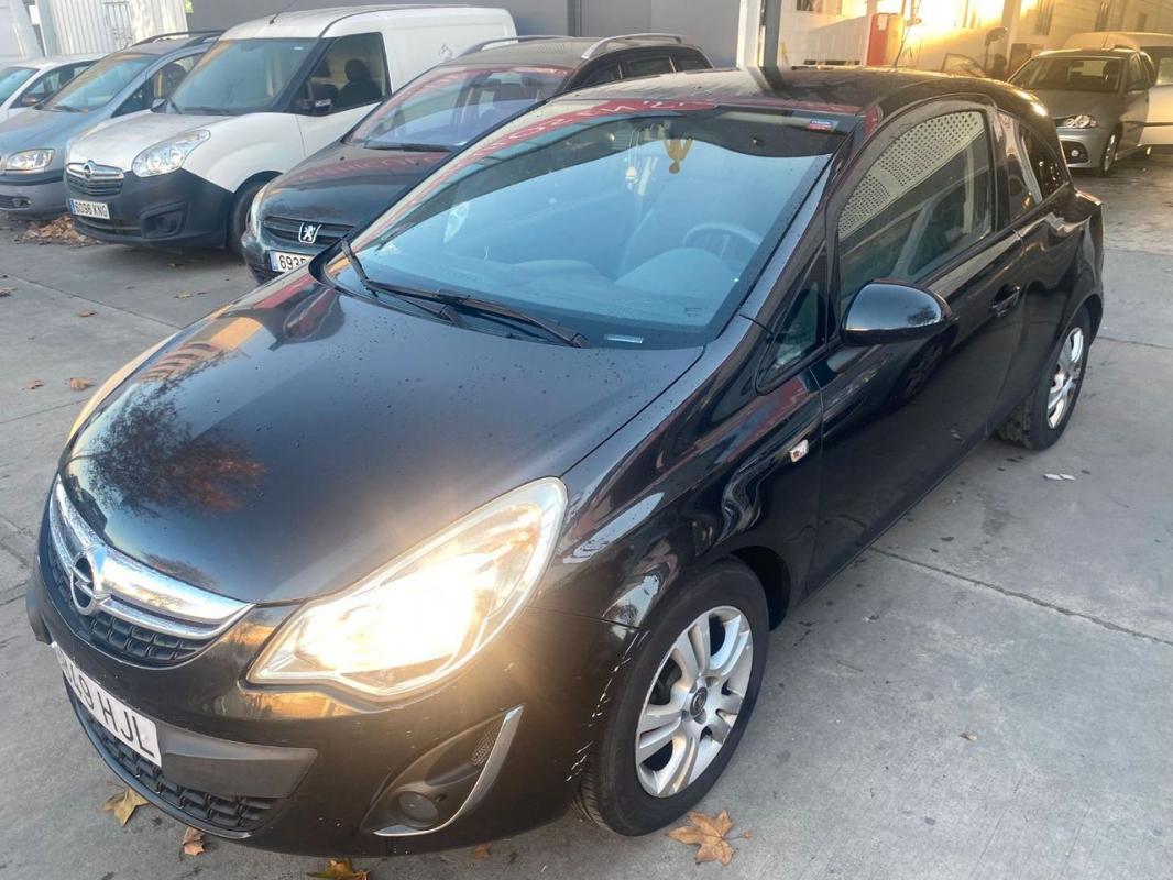 opel corsa 1.2 selective easytronic 2012 / 183.410km.