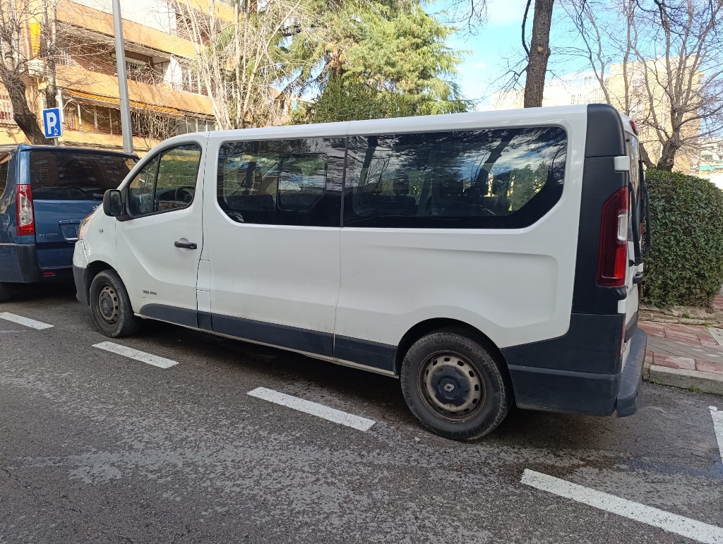 renault trafic combi 9 passenger 1.6 dci 145cv 2017 / 350.000km.