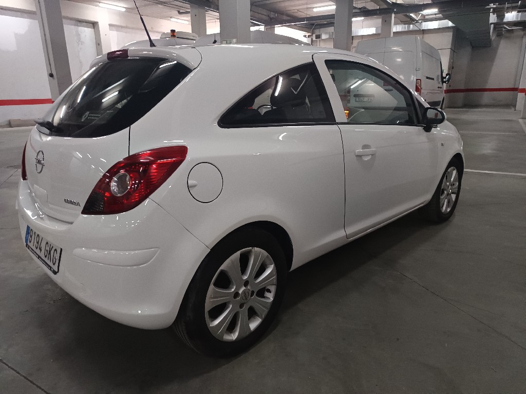 opel corsa enjoy 1.2 i 80cv 3 puertas 2008 / 249.550km. foto grande (3)